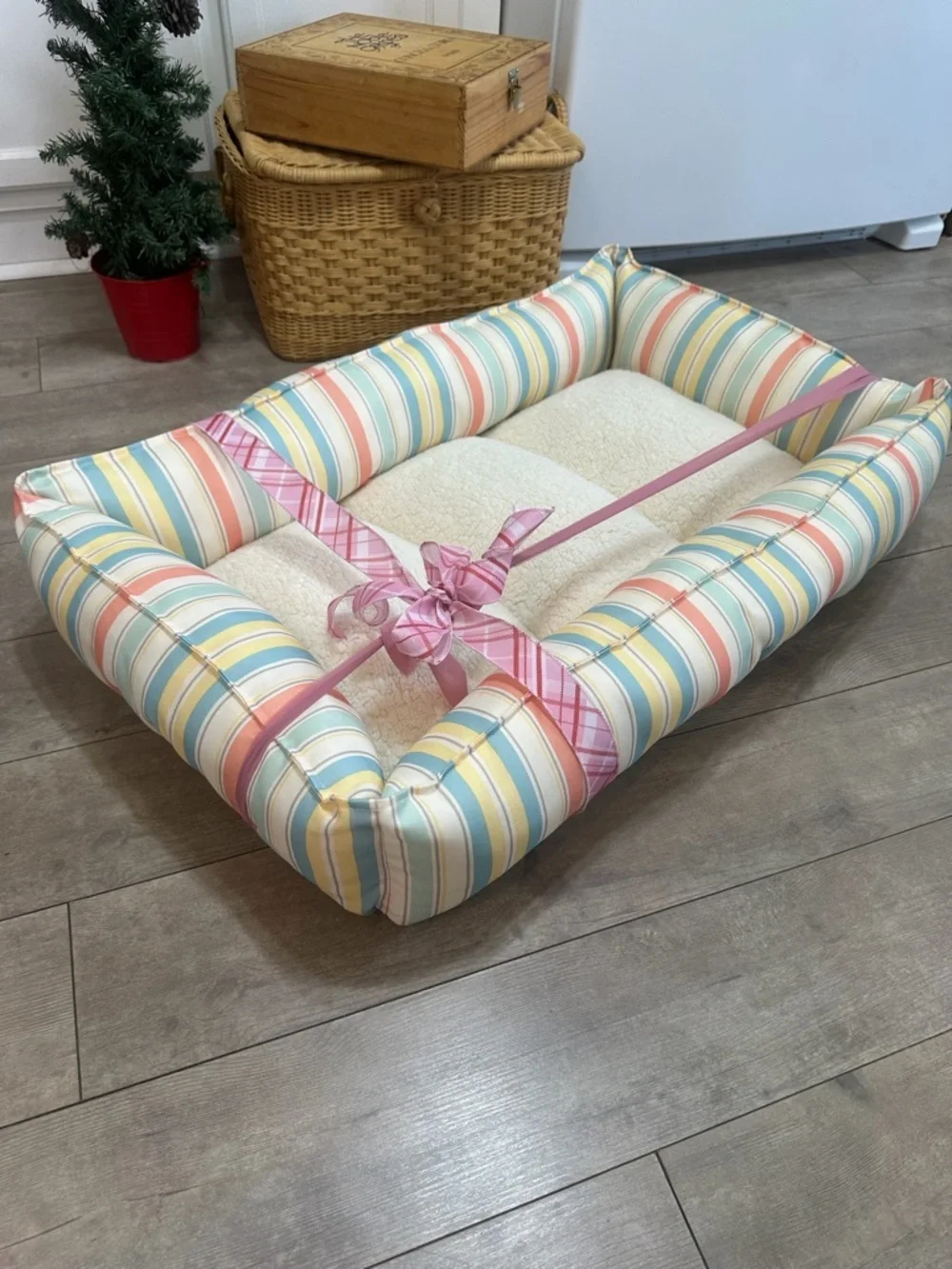 New LUXURIOUS Orthopedic Dog Bed Large Dog Bed Modern Pastel Striped Pet Bed